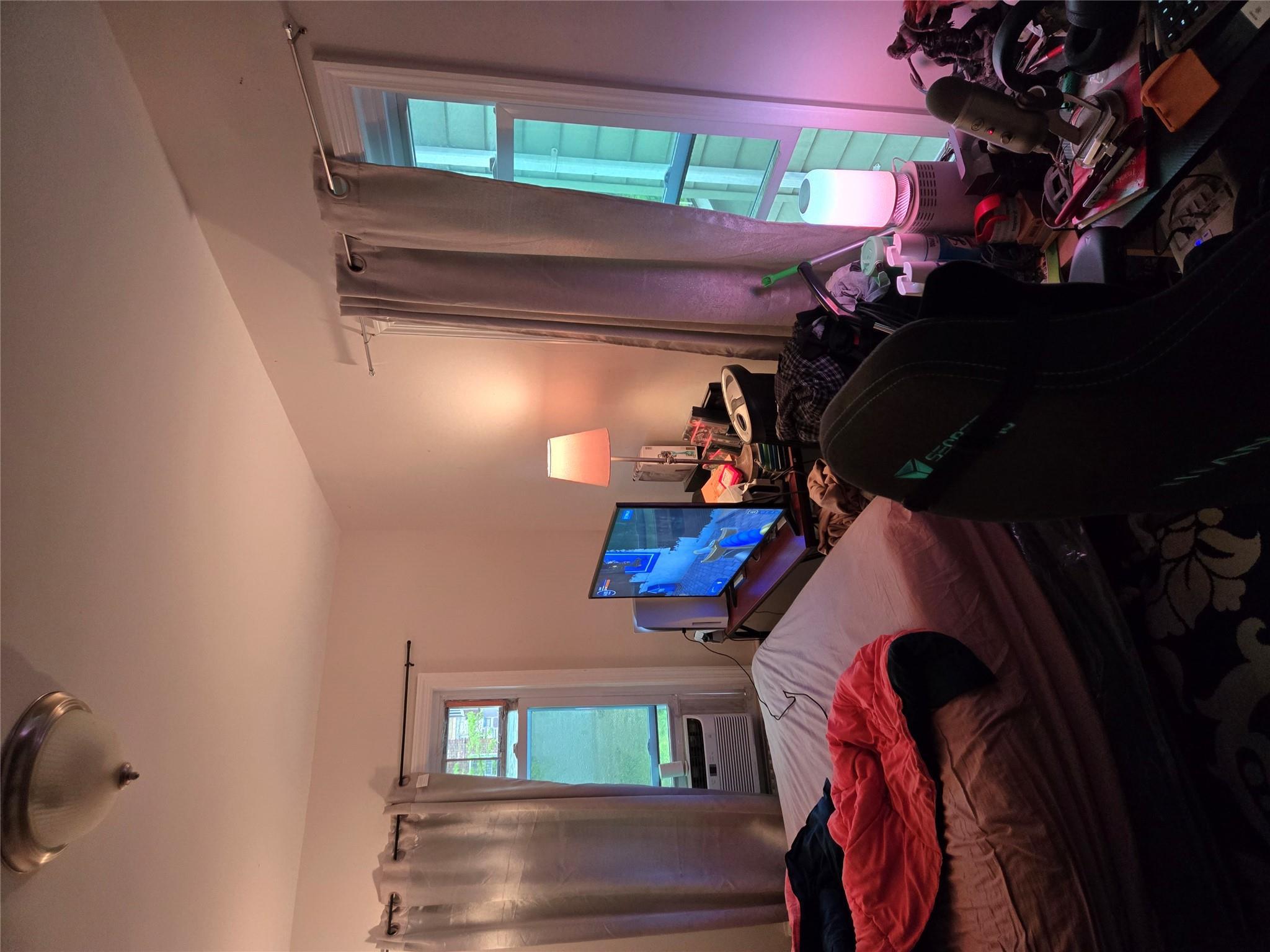 Single Family 218th  Bronx, NY 10467, MLS-871940-8