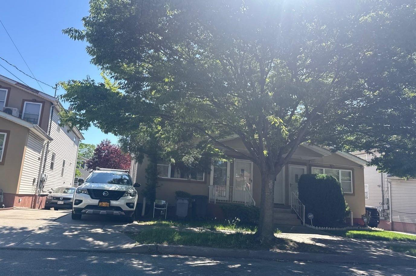 Single Family Coombs  Queens, NY 11413, MLS-871972-3