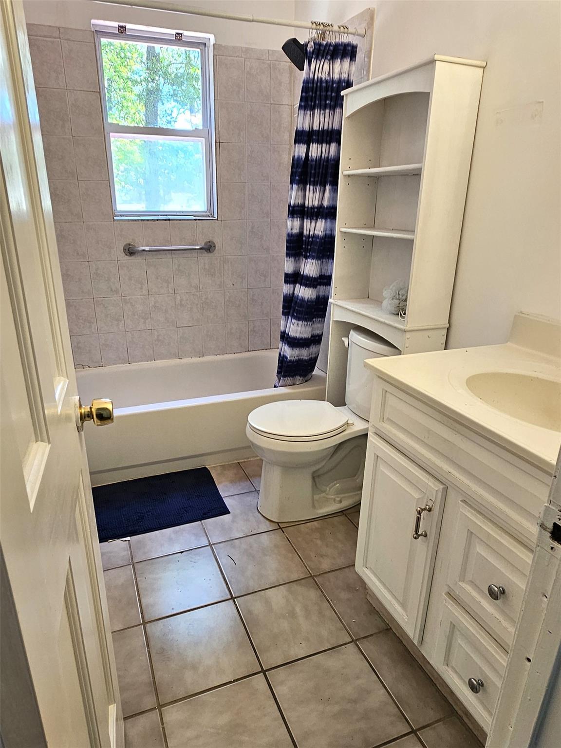 Single Family Erna  Suffolk County, NY 11727, MLS-871981-13