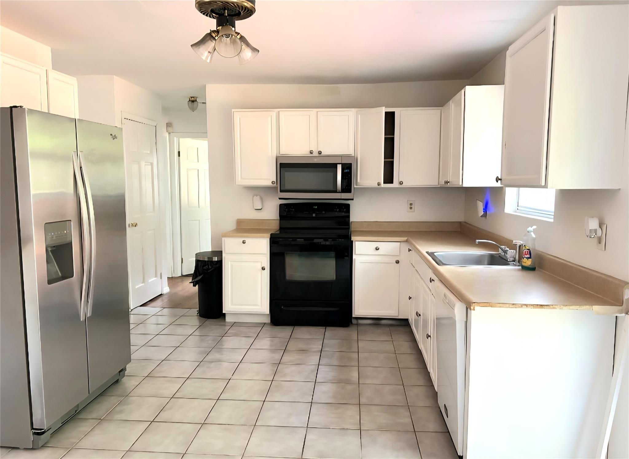 Single Family Erna  Suffolk County, NY 11727, MLS-871981-8