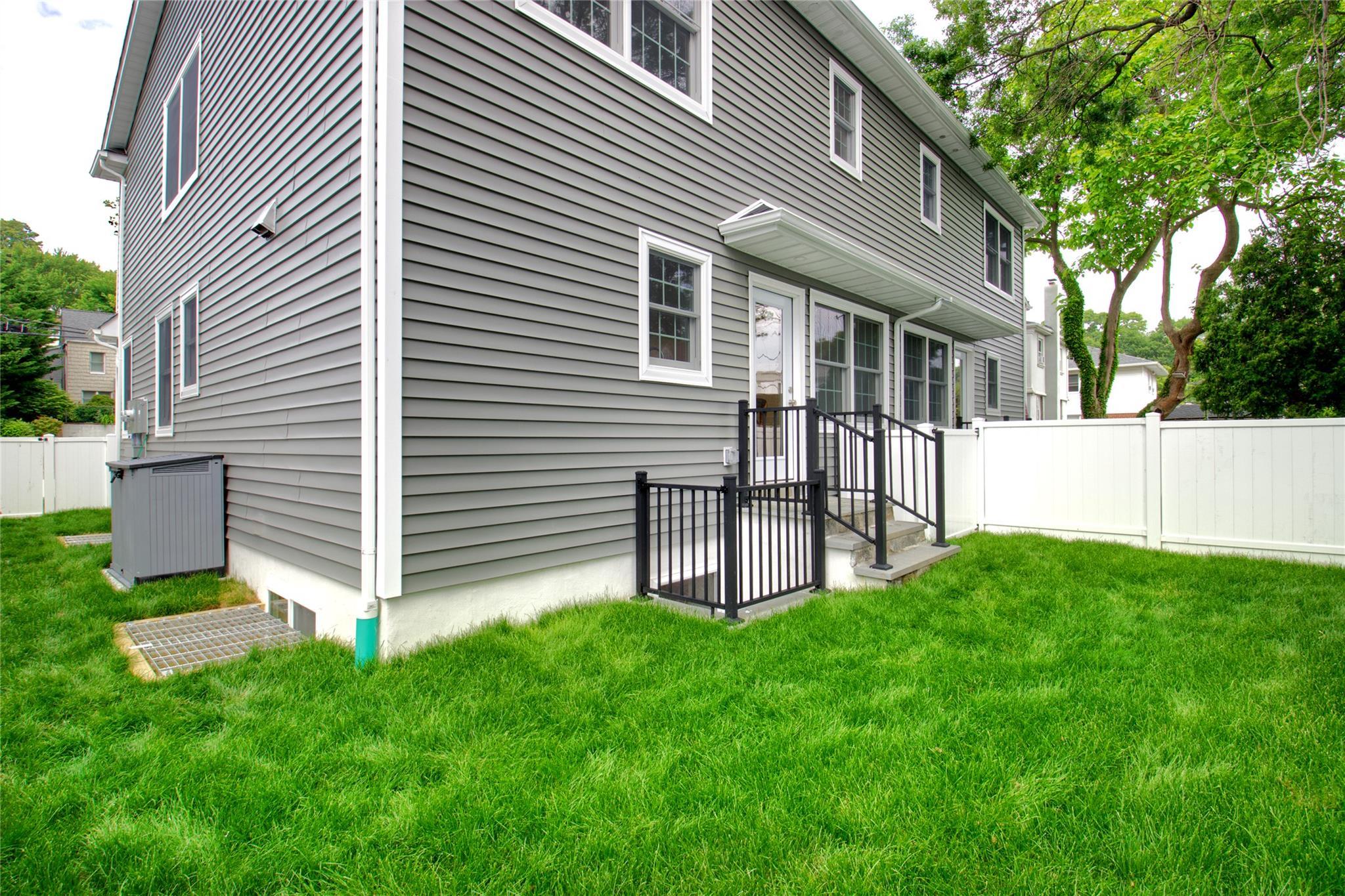 Single Family Kirkwood  Nassau County, NY 11050, MLS-871987-34