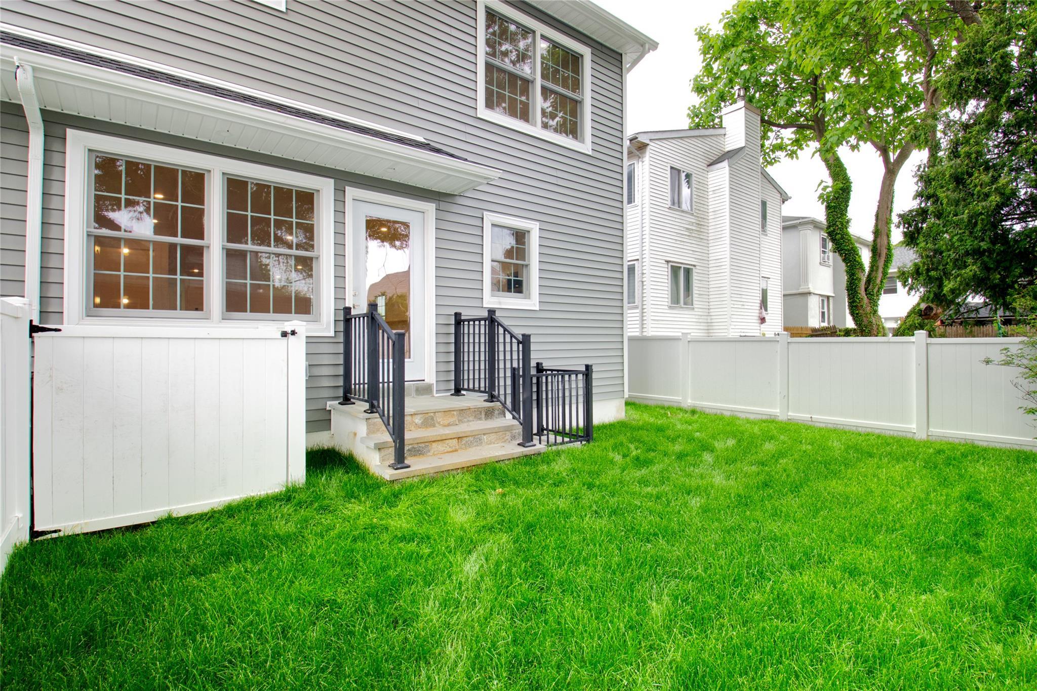 Single Family Kirkwood  Nassau County, NY 11050, MLS-871987-35