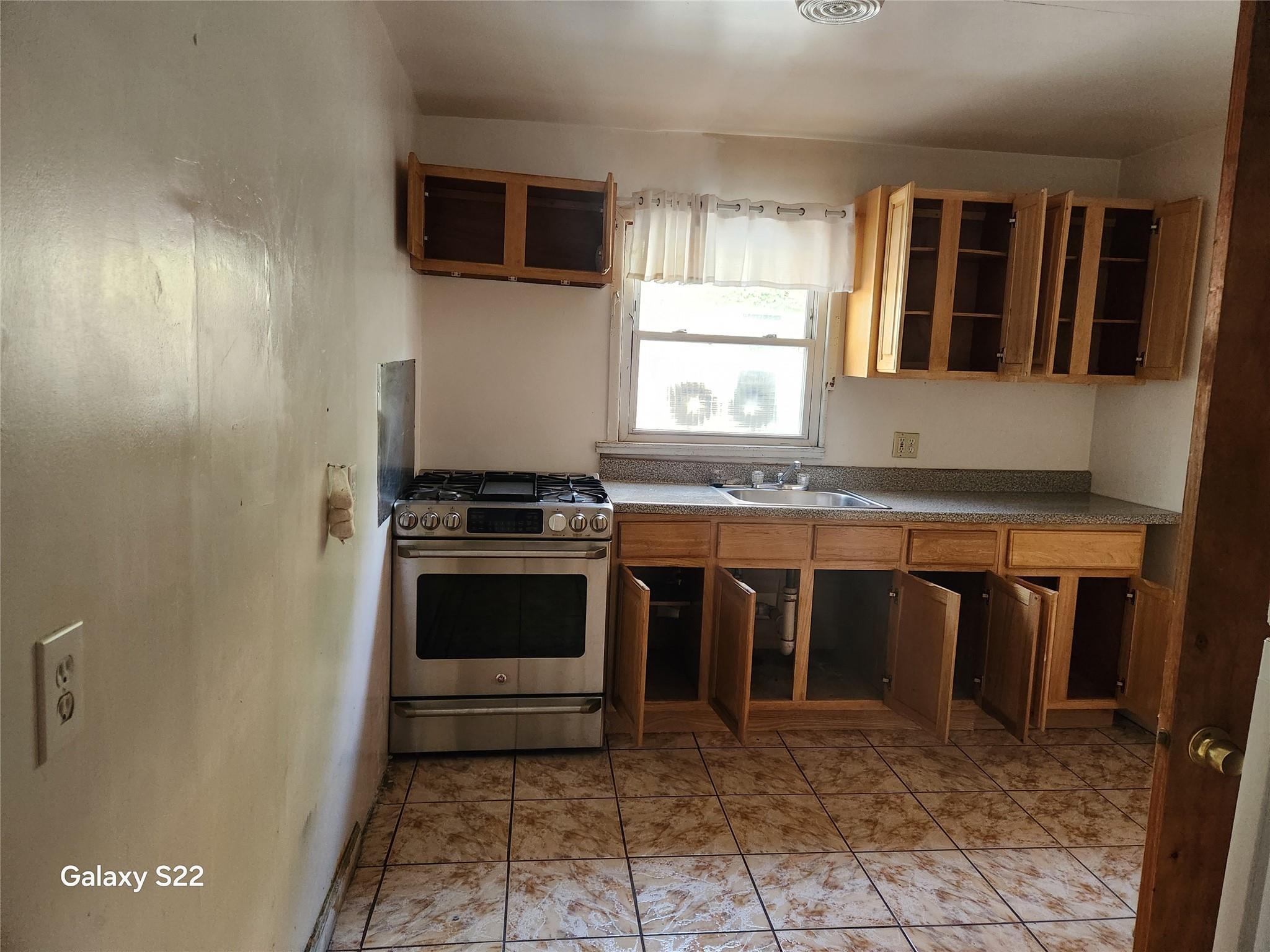Single Family Yonkers Ave  Westchester County, NY 10701, MLS-871990-7