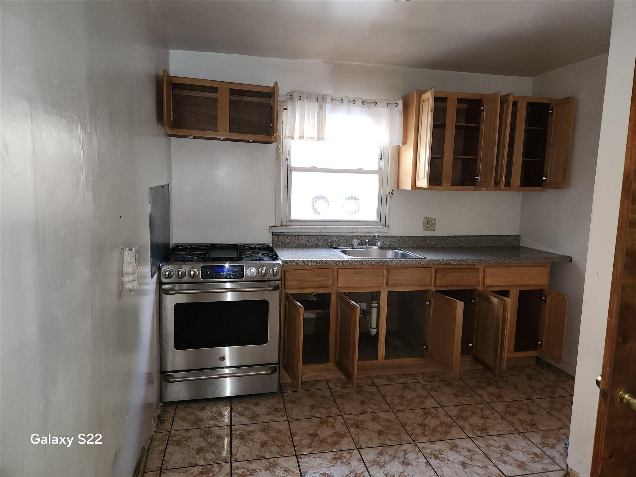 Single Family Yonkers Ave  Westchester County, NY 10701, MLS-871990-8