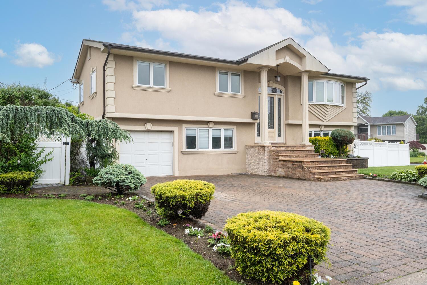 Single Family Suzanne  Nassau County, NY 11714, MLS-871998-2