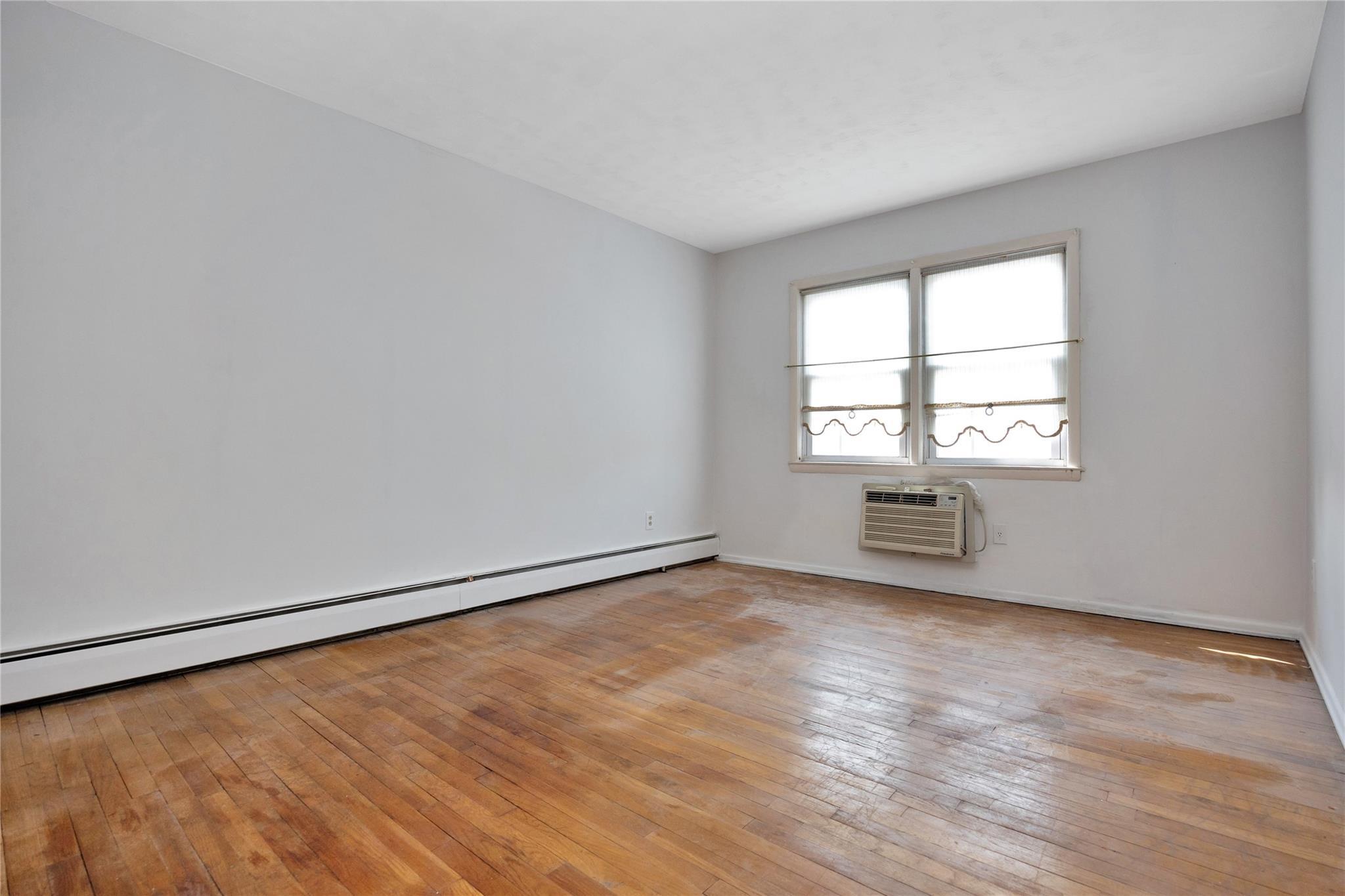 Single Family 61  Queens, NY 11379, MLS-872000-12