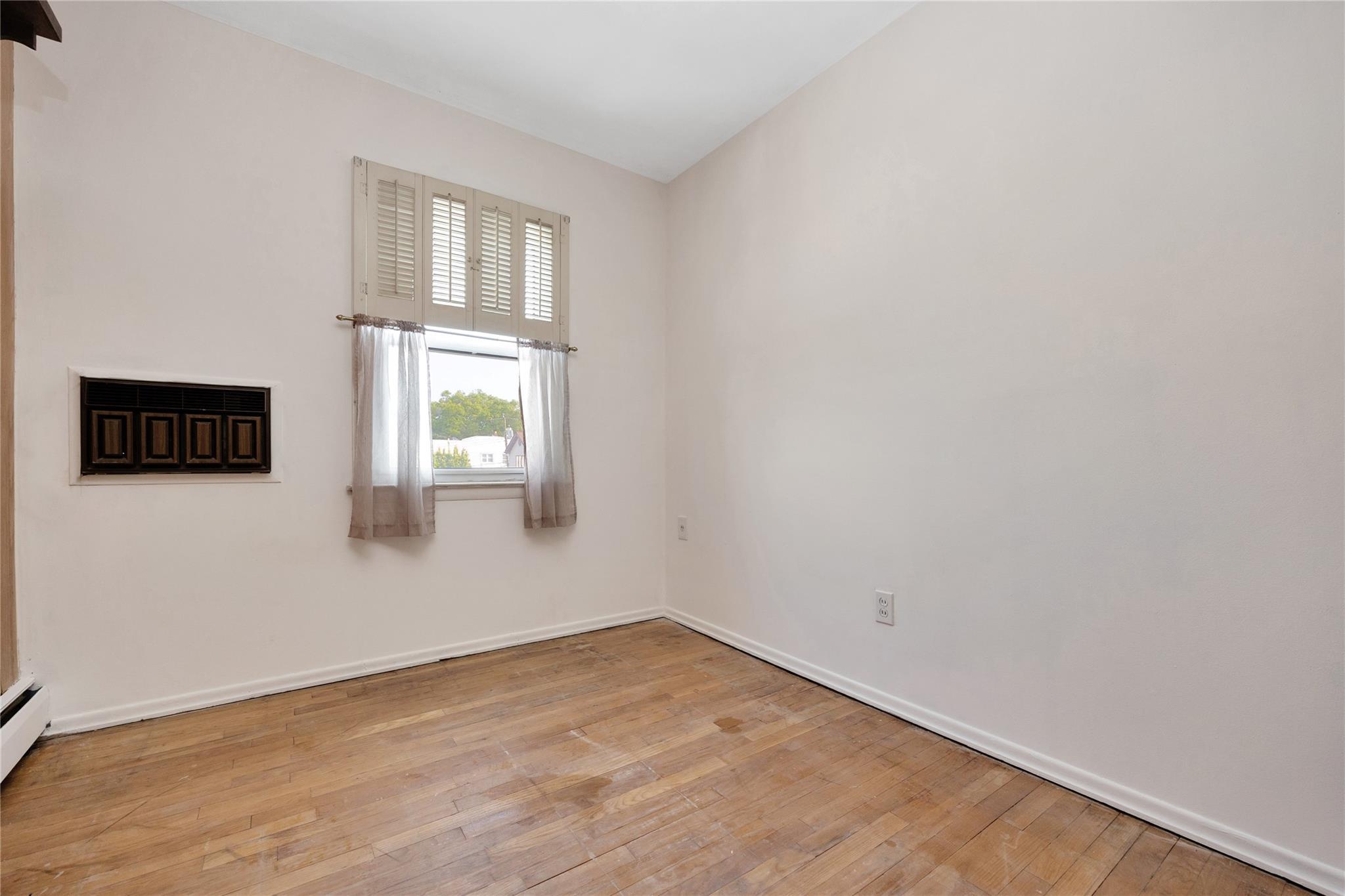Single Family 61  Queens, NY 11379, MLS-872000-14
