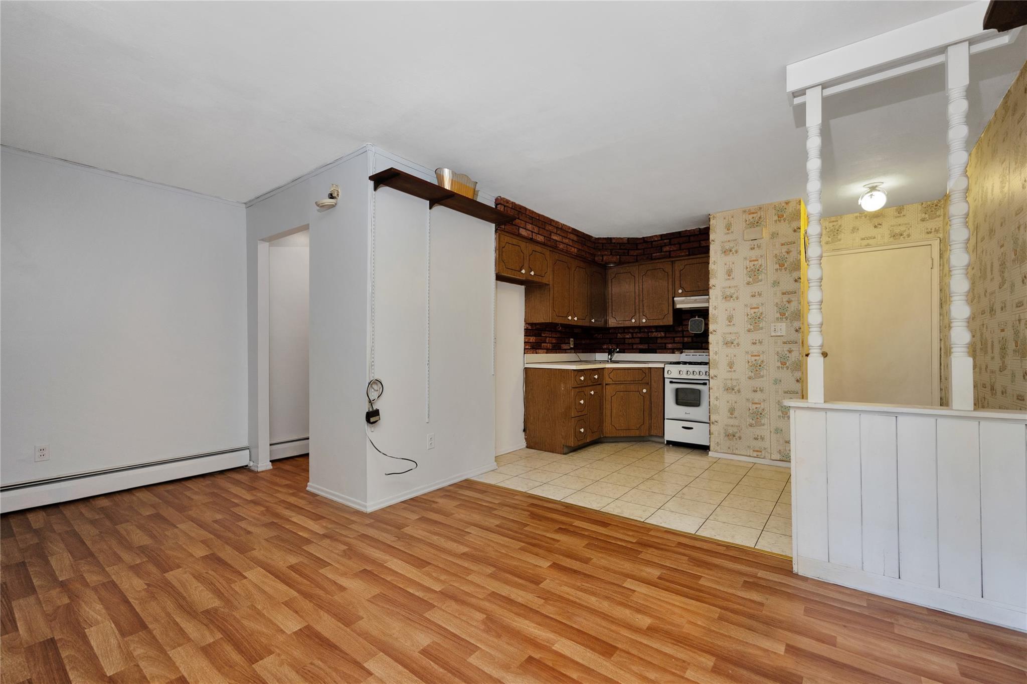 Single Family 61  Queens, NY 11379, MLS-872000-16