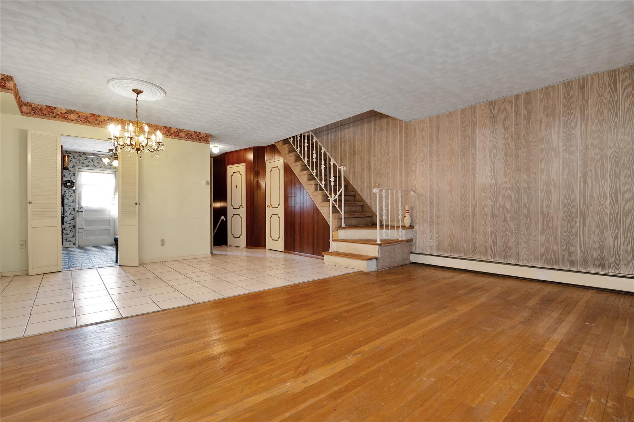 Single Family 61  Queens, NY 11379, MLS-872000-4