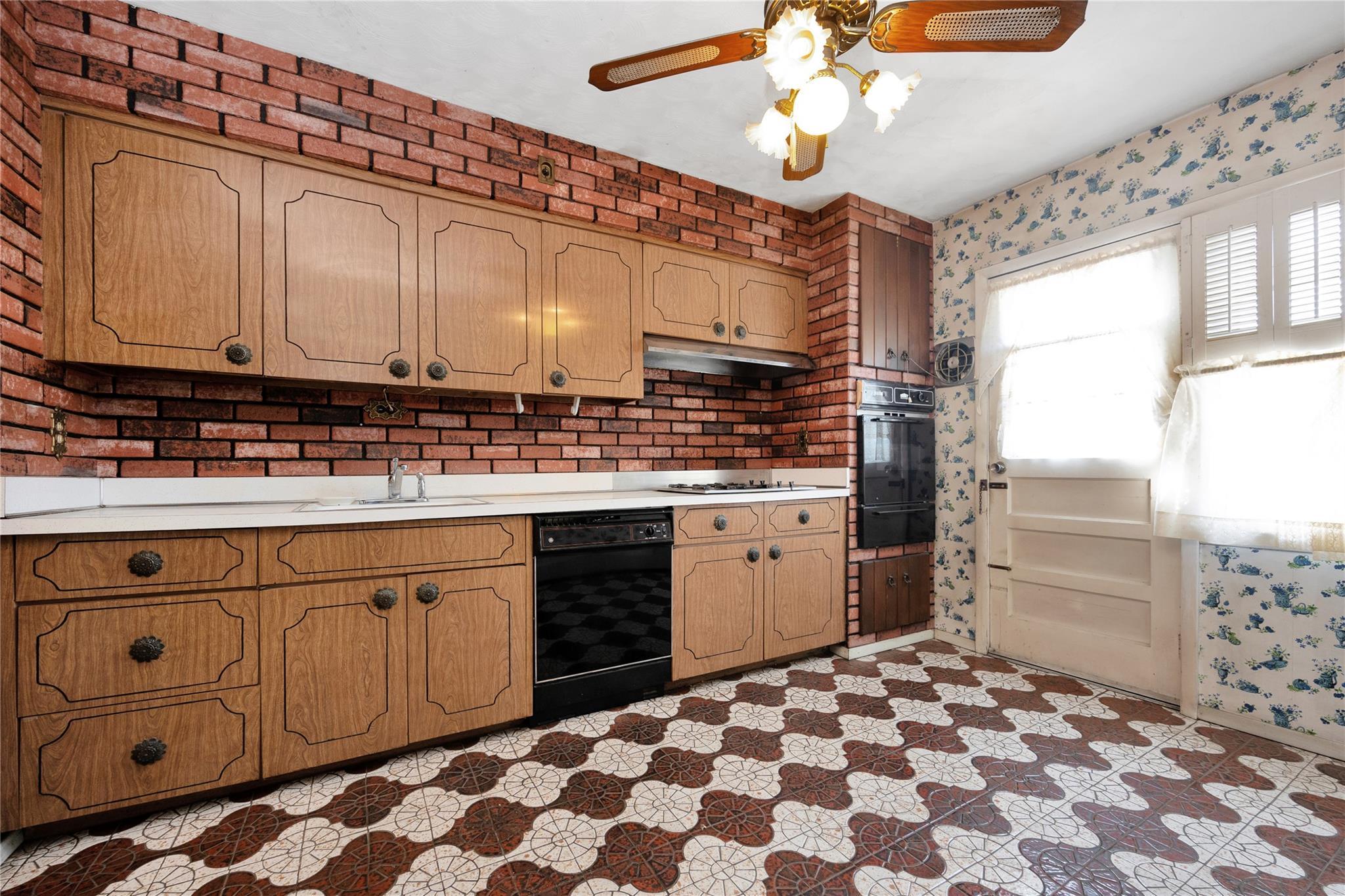 Single Family 61  Queens, NY 11379, MLS-872000-8