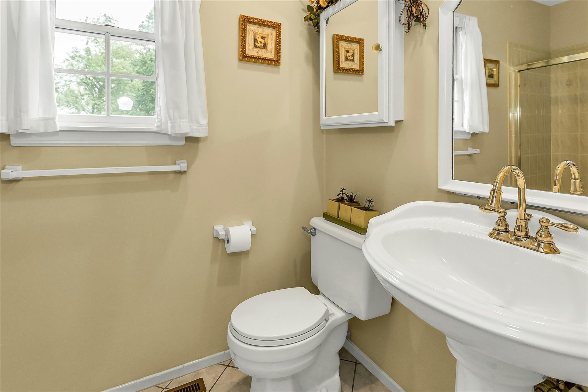 Single Family Abbey  Suffolk County, NY 11733, MLS-872010-21