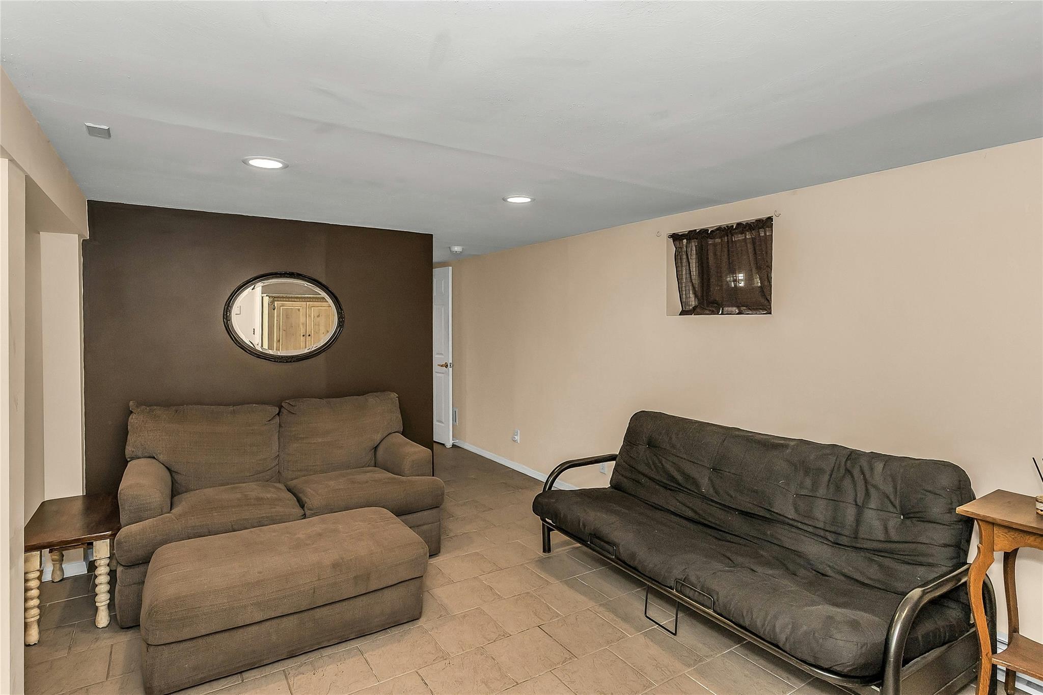 Single Family Abbey  Suffolk County, NY 11733, MLS-872010-32