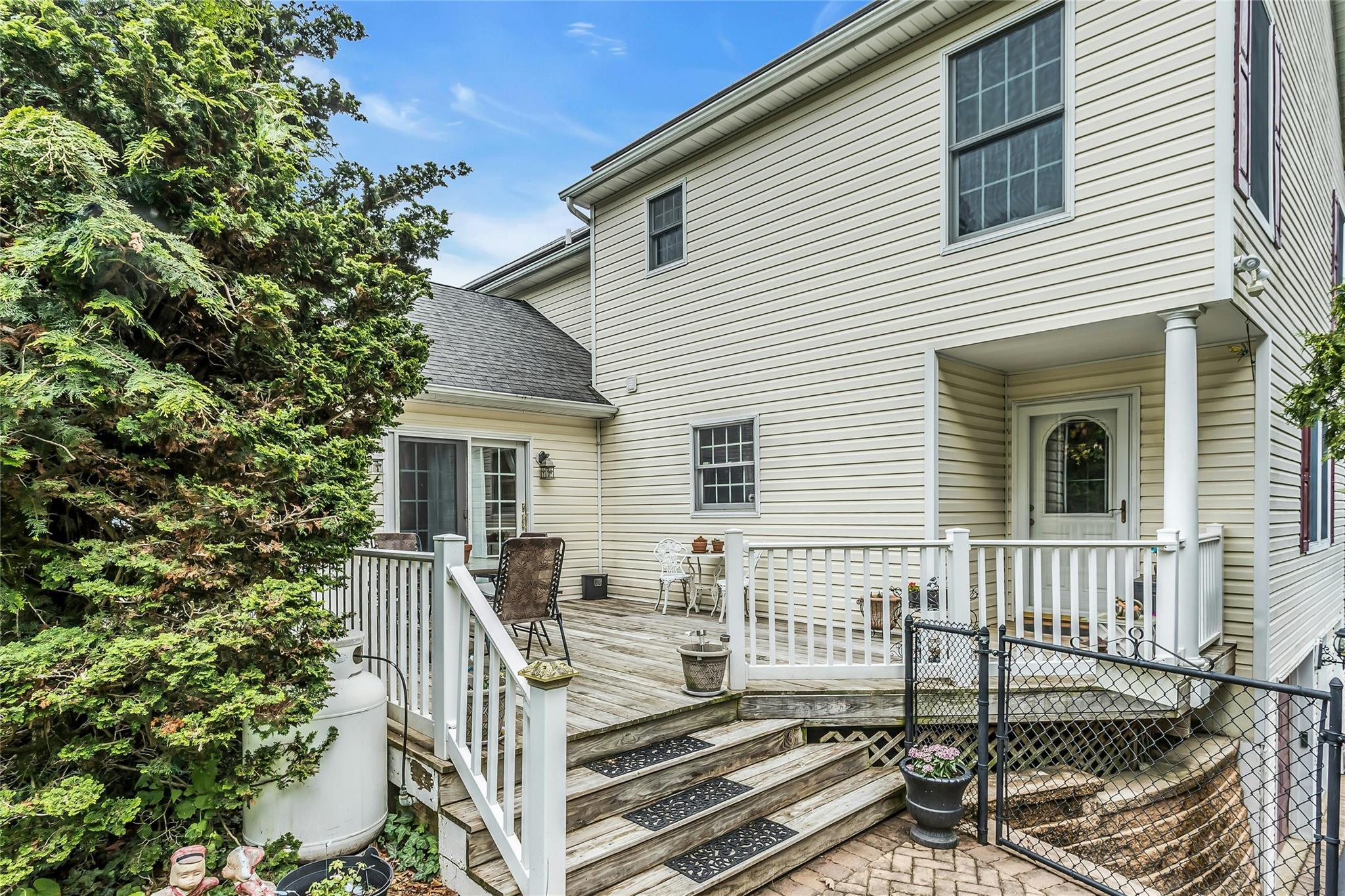 Single Family Abbey  Suffolk County, NY 11733, MLS-872010-36