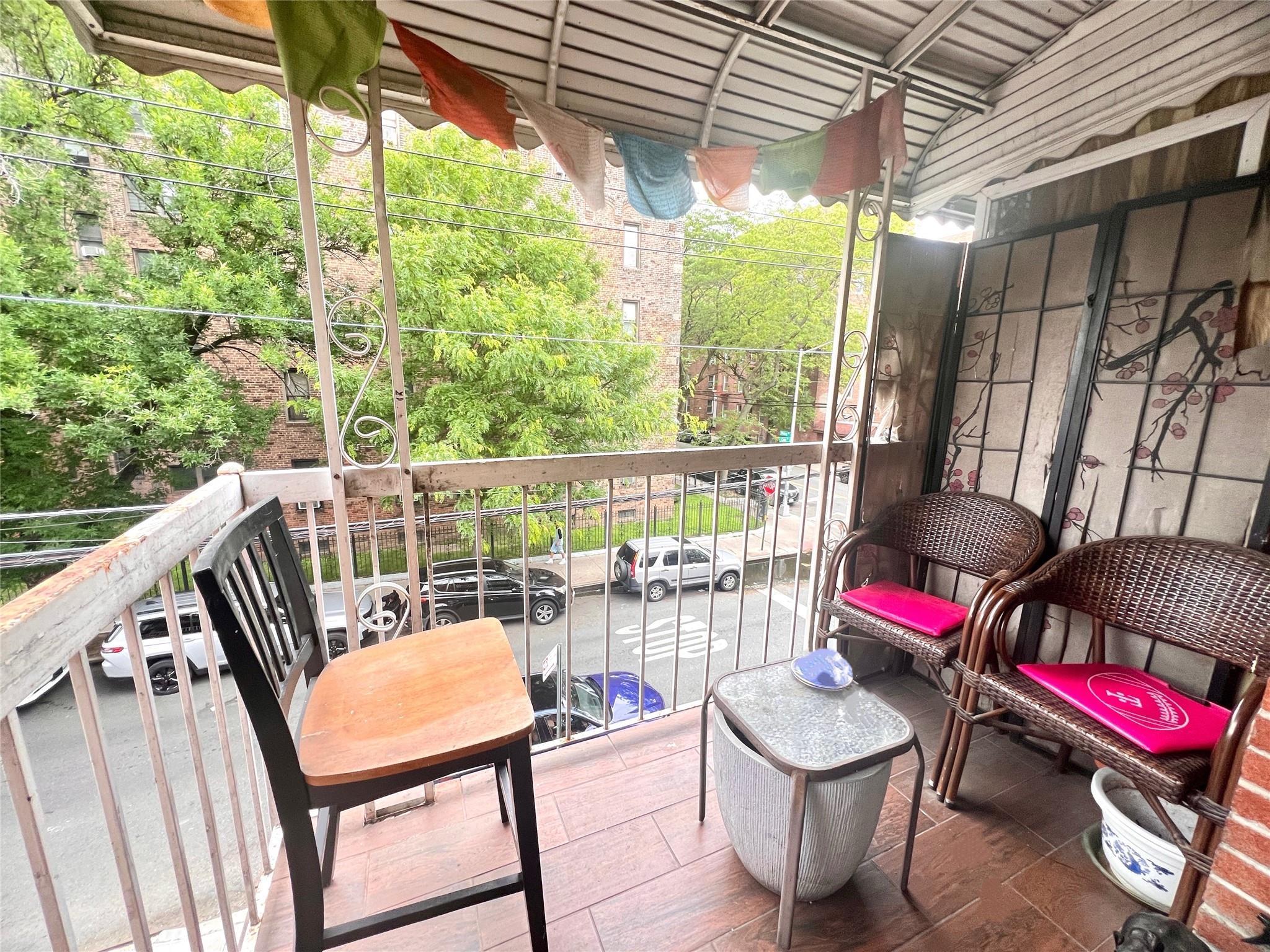 Single Family Case  Queens, NY 11373, MLS-872064-10