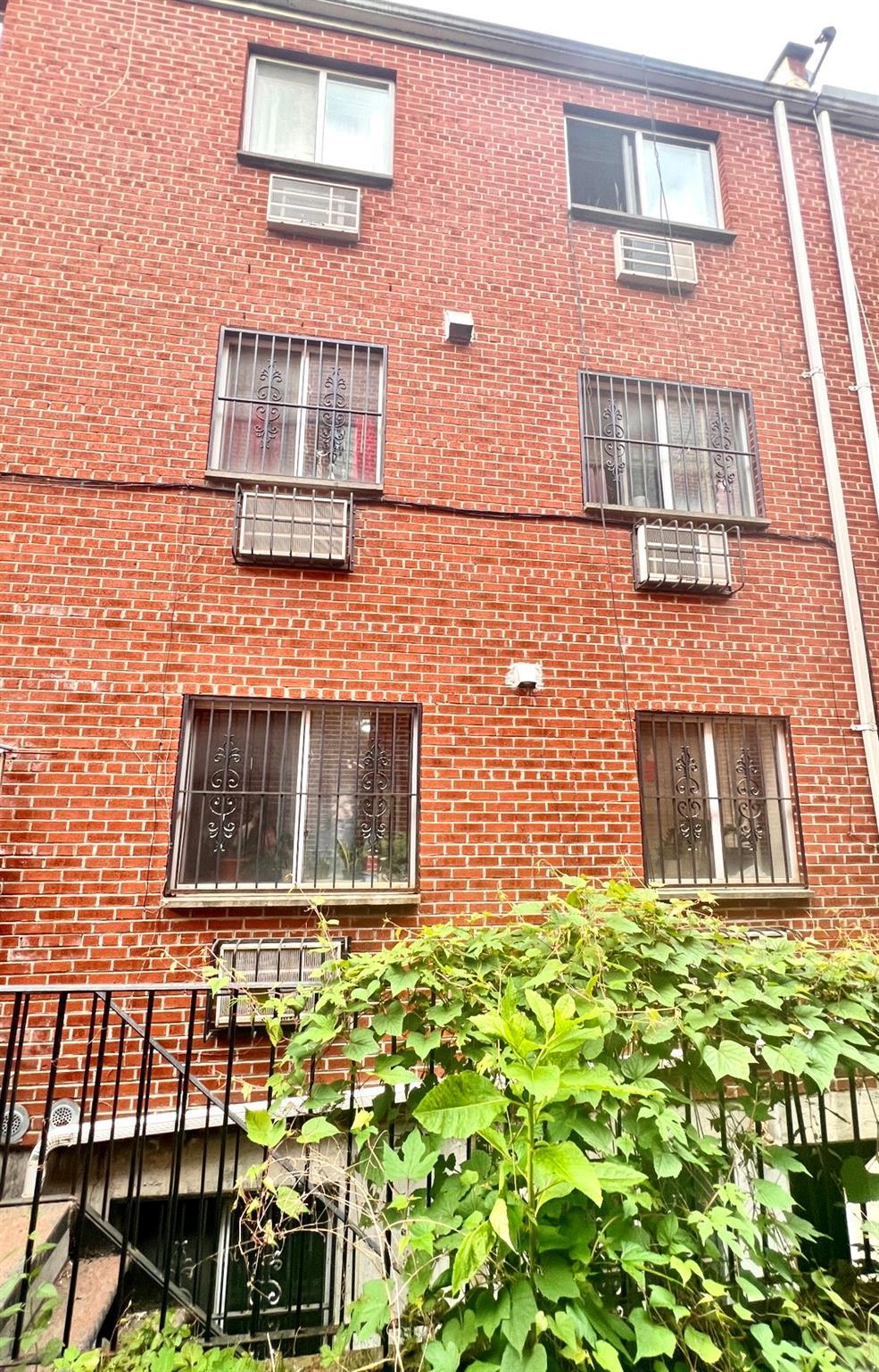 Single Family Case  Queens, NY 11373, MLS-872064-2
