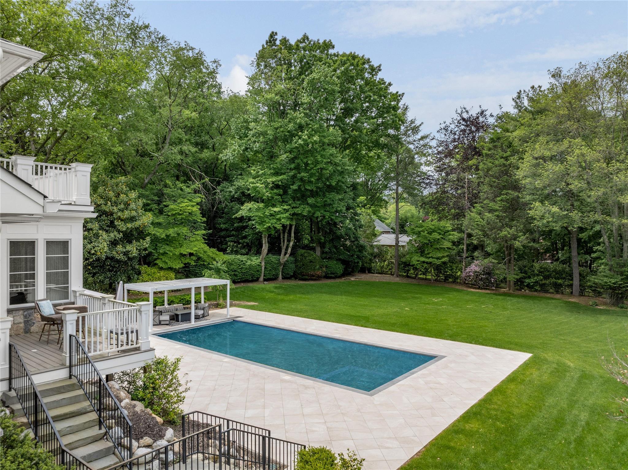 Single Family Eastview  Nassau County, NY 11545, MLS-872086-38