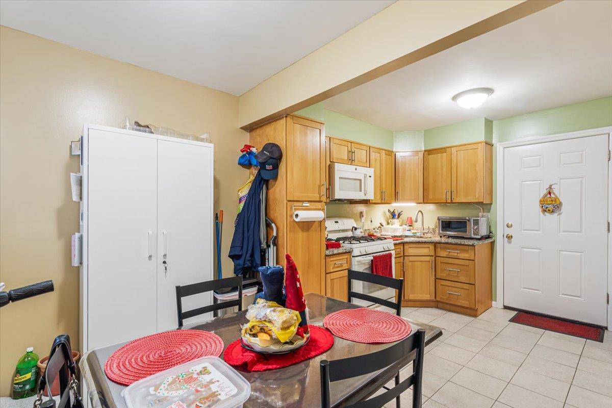 Single Family 95th  Queens, NY 11414, MLS-872105-23