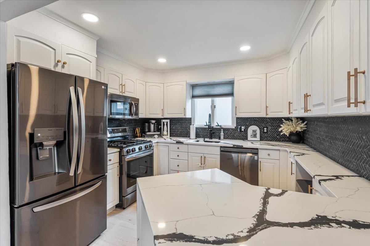 Single Family 95th  Queens, NY 11414, MLS-872105-6