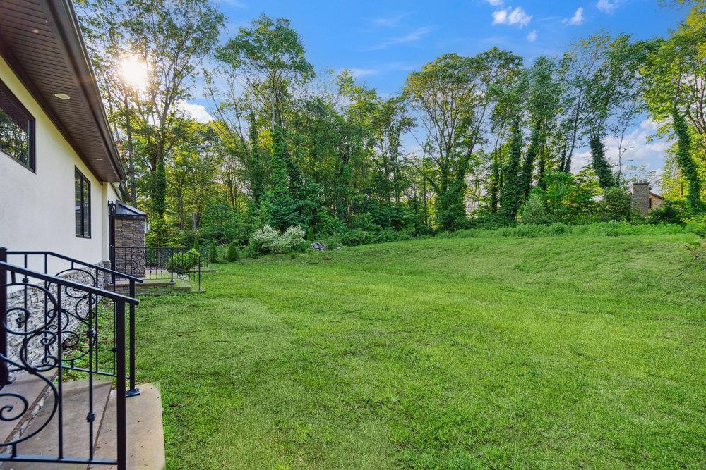 Single Family Arista  Suffolk County, NY 11746, MLS-872122-42
