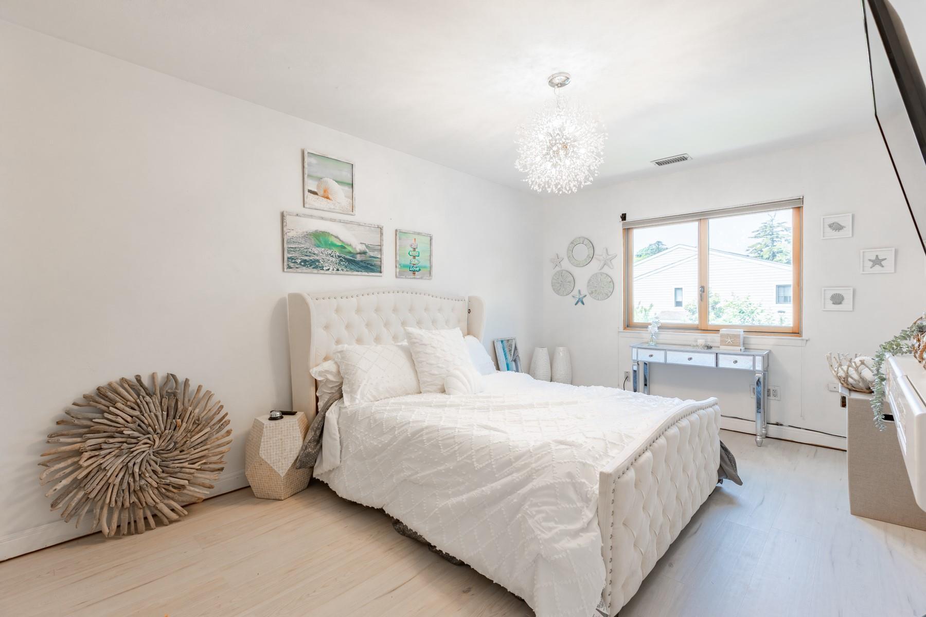 Condo Hidden Harbor  Suffolk County, NY 11702, MLS-872124-20