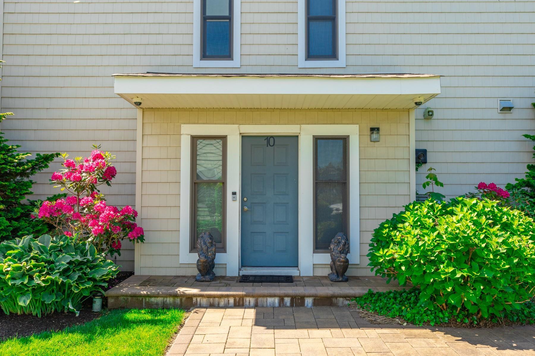 Condo Hidden Harbor  Suffolk County, NY 11702, MLS-872124-3