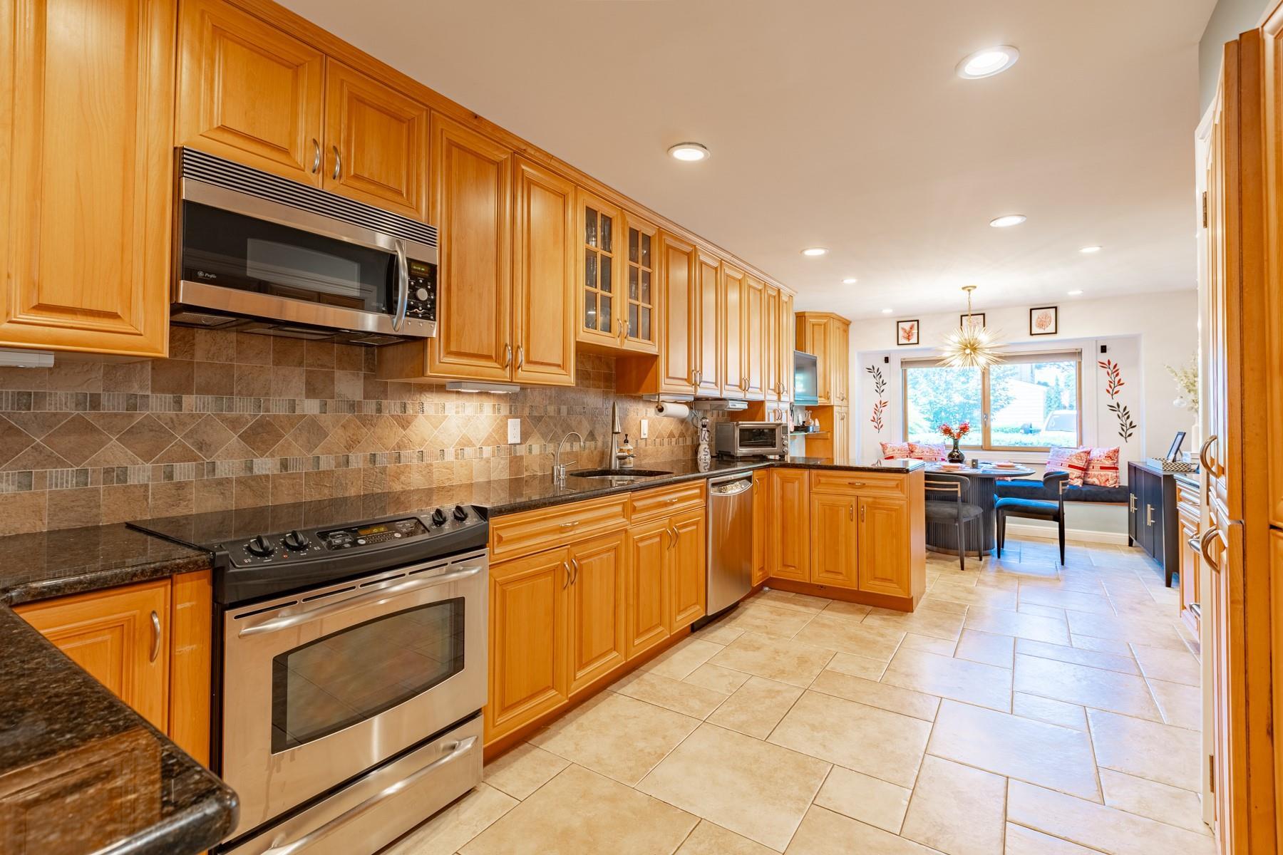 Condo Hidden Harbor  Suffolk County, NY 11702, MLS-872124-5