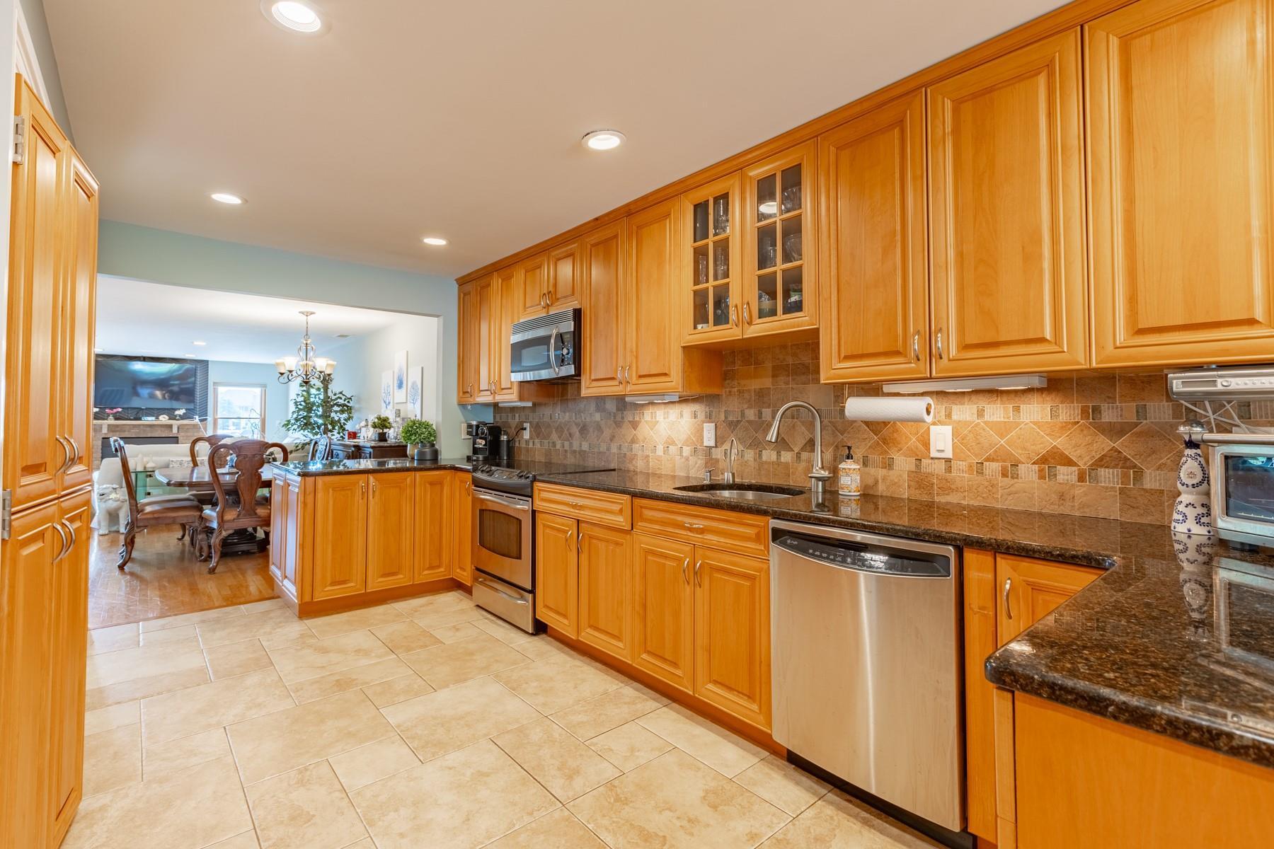 Condo Hidden Harbor  Suffolk County, NY 11702, MLS-872124-6