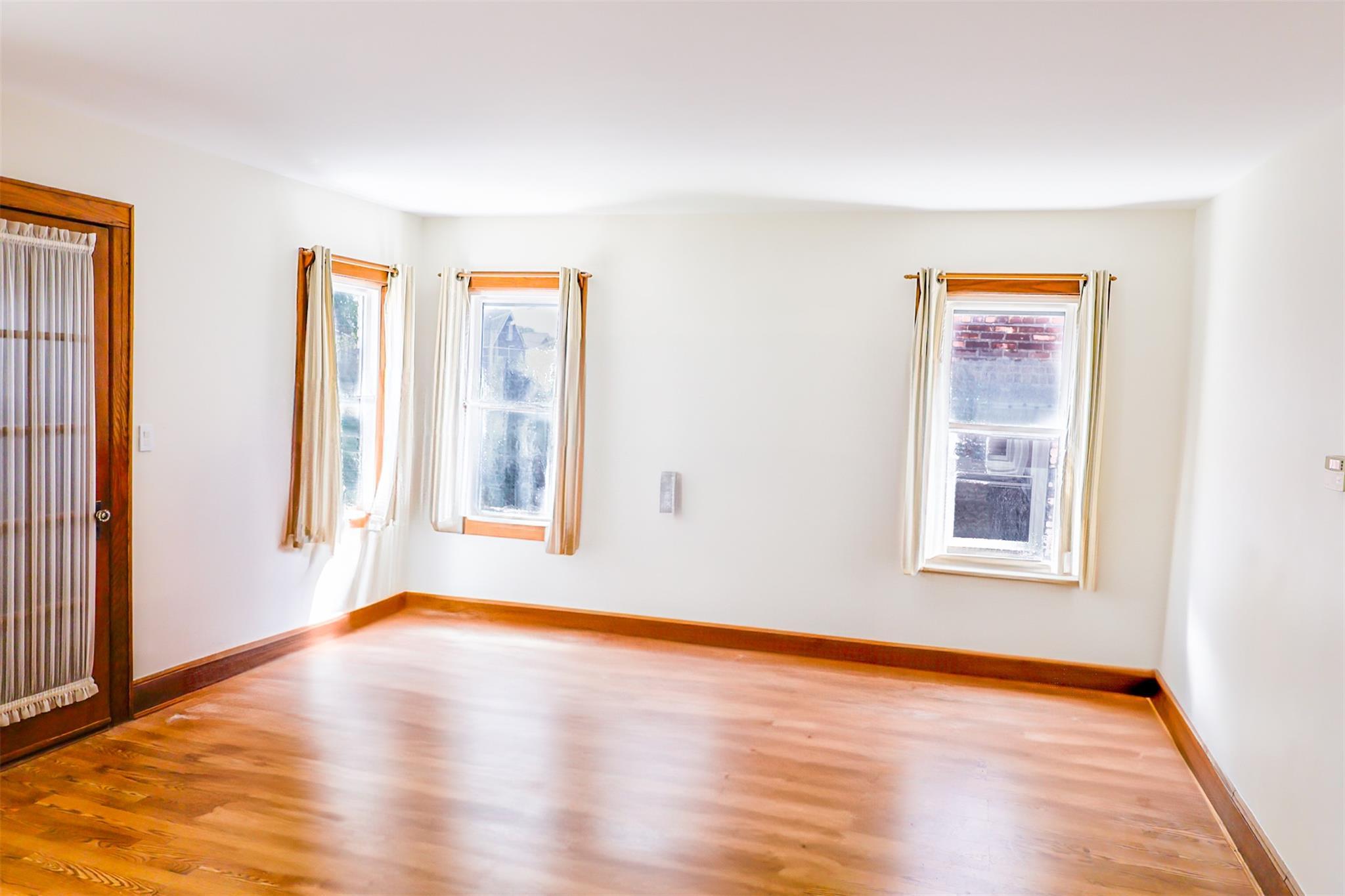 Single Family 65th  Queens, NY 11378, MLS-872133-4
