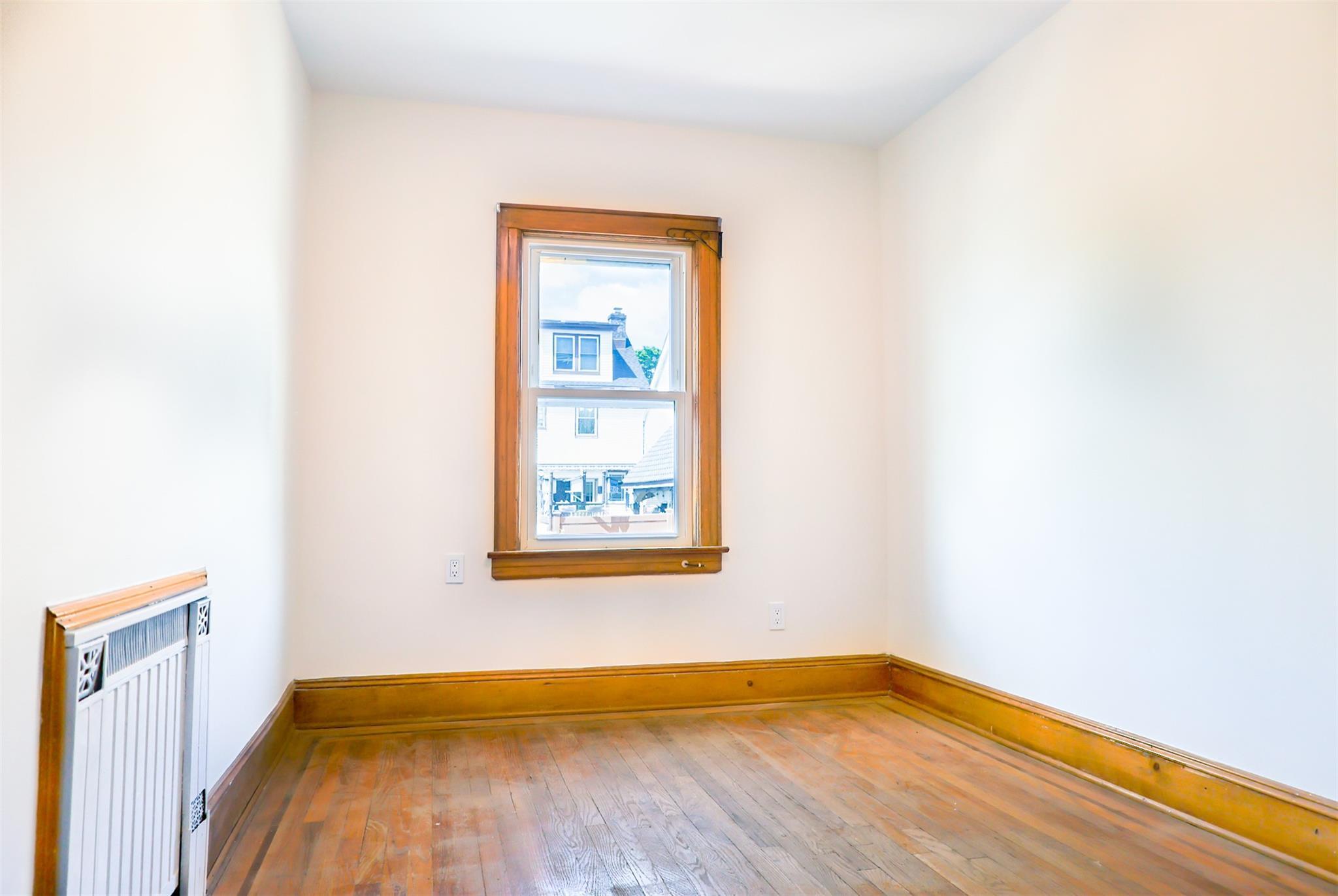 Single Family 65th  Queens, NY 11378, MLS-872133-5