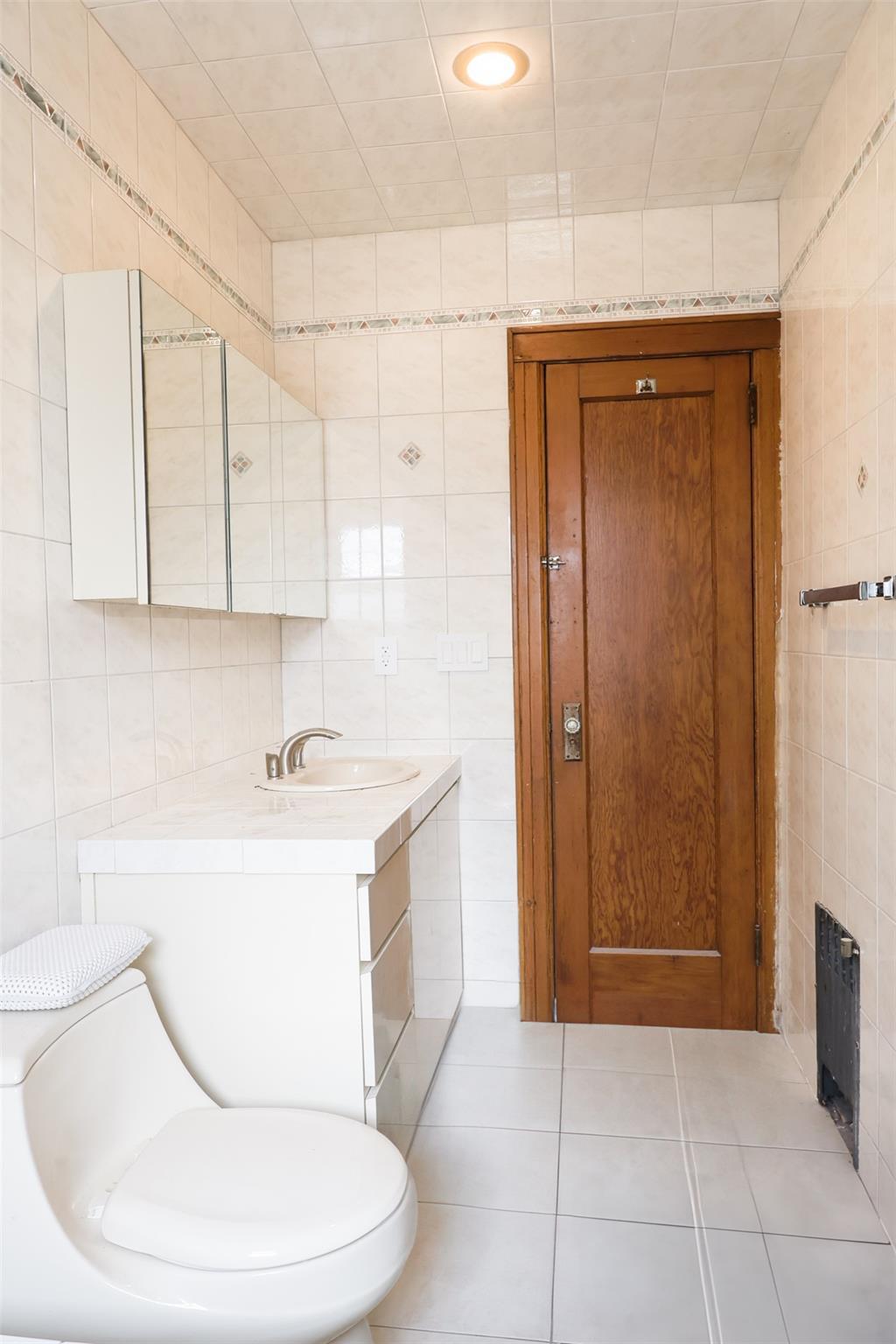 Single Family 65th  Queens, NY 11378, MLS-872133-9