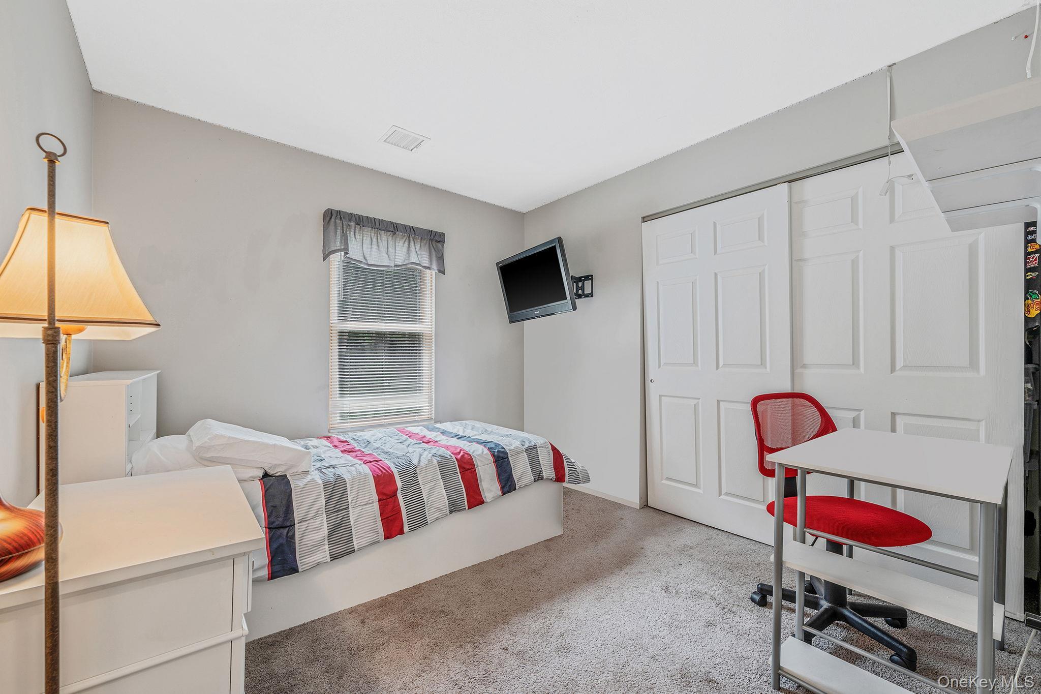 Single Family Hastings  Suffolk County, NY 11961, MLS-872143-17