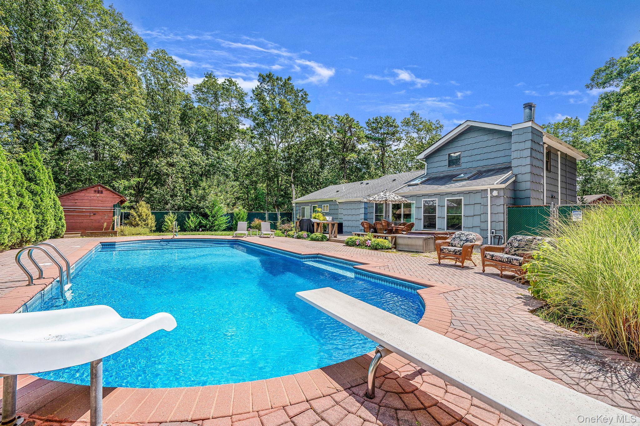 Single Family Hastings  Suffolk County, NY 11961, MLS-872143-25