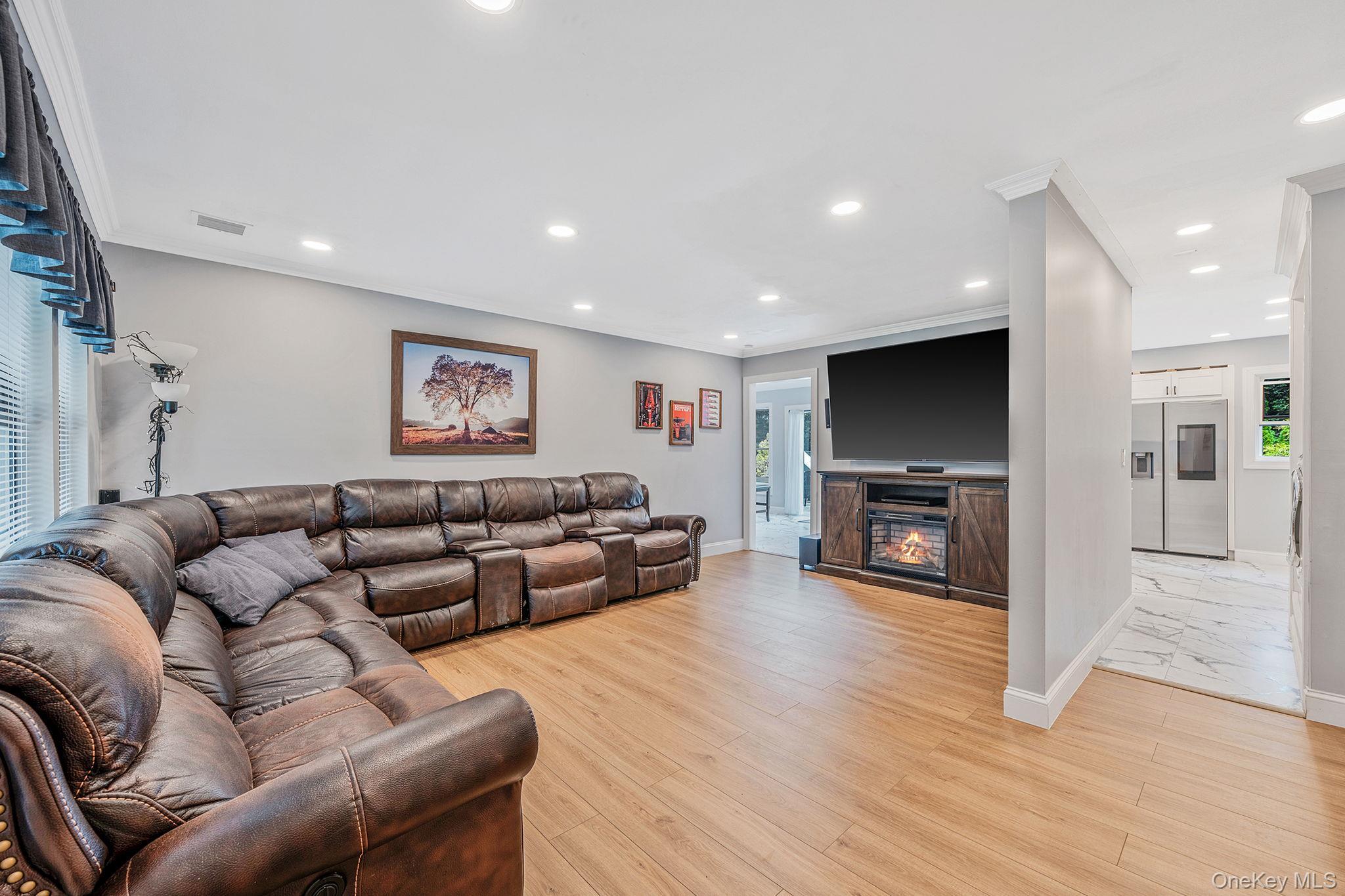 Single Family Hastings  Suffolk County, NY 11961, MLS-872143-4