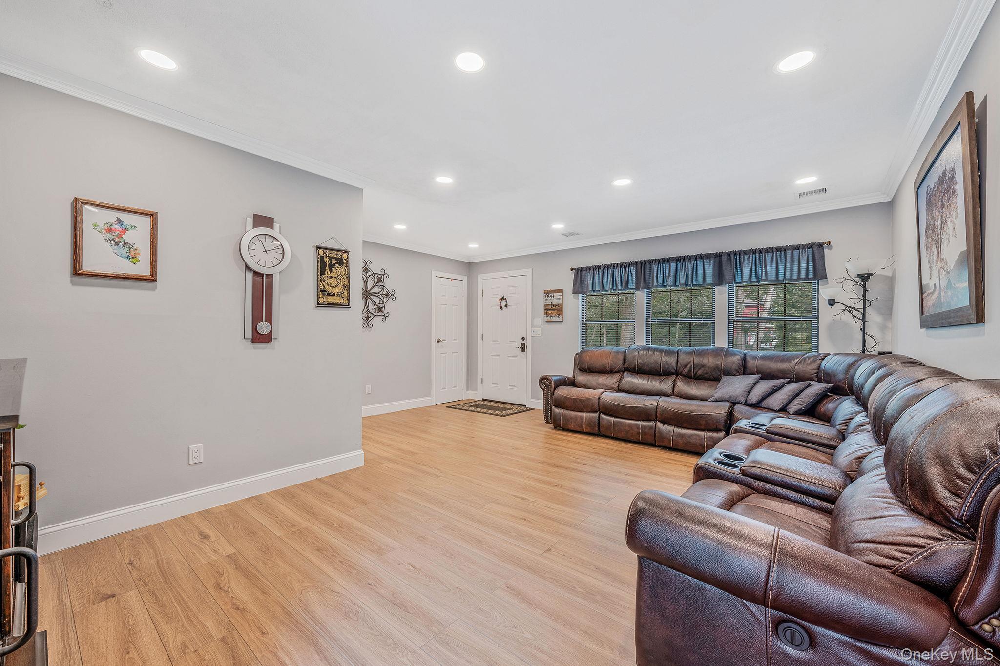 Single Family Hastings  Suffolk County, NY 11961, MLS-872143-5