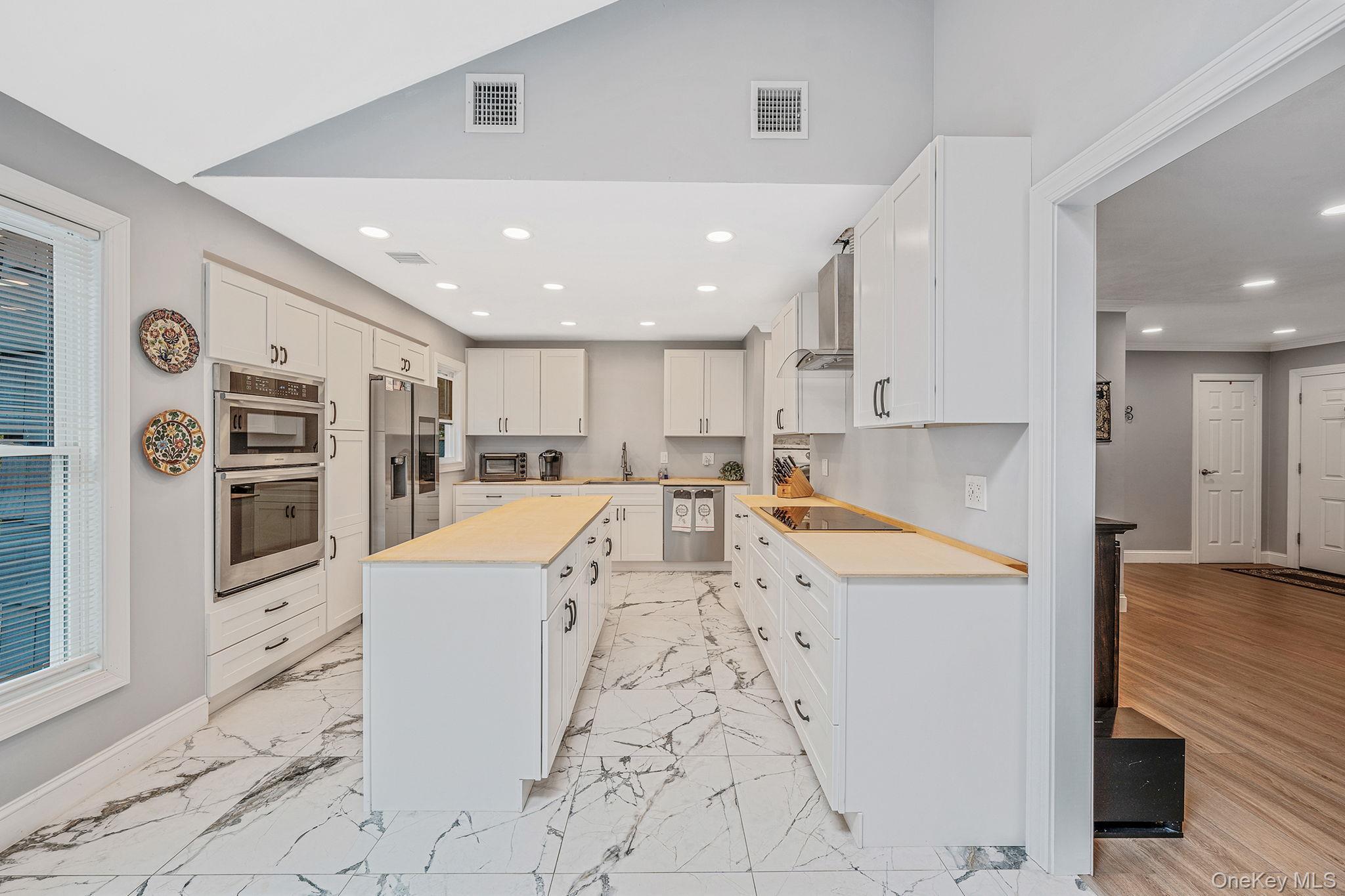 Single Family Hastings  Suffolk County, NY 11961, MLS-872143-6