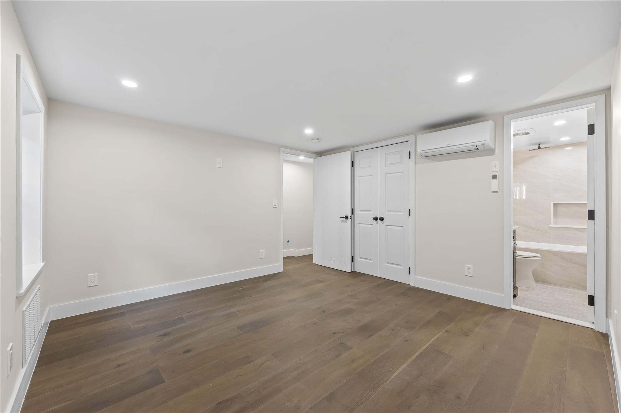 Single Family 45th  Queens, NY 11101, MLS-872147-13