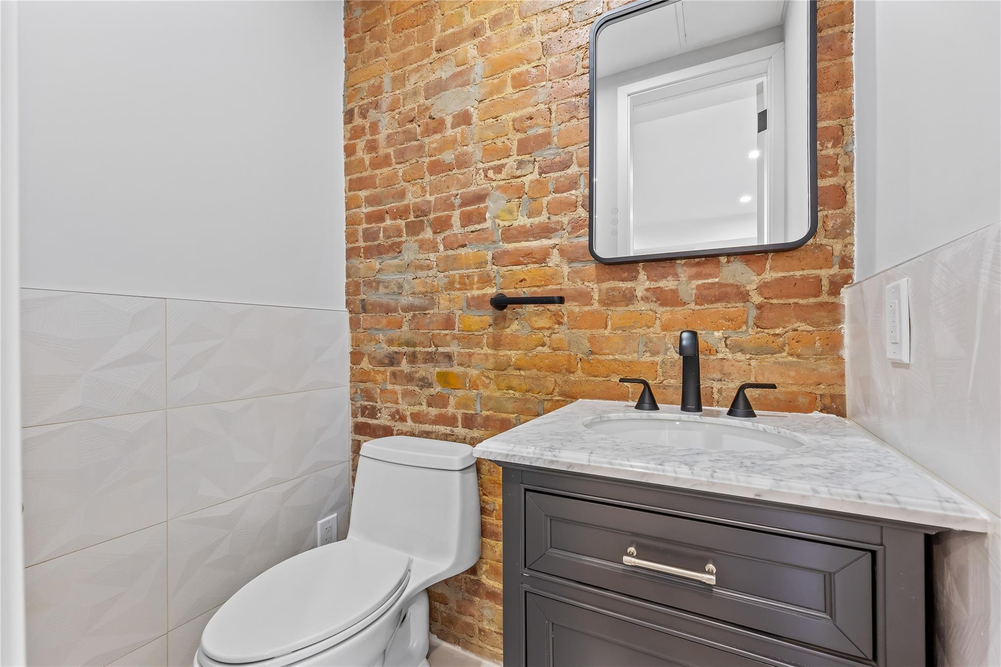 Single Family 45th  Queens, NY 11101, MLS-872147-26