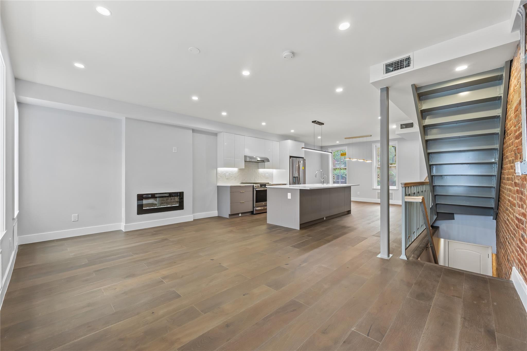 Single Family 45th  Queens, NY 11101, MLS-872147-27