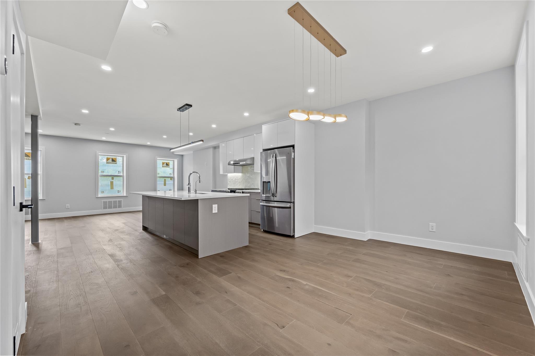 Single Family 45th  Queens, NY 11101, MLS-872147-30