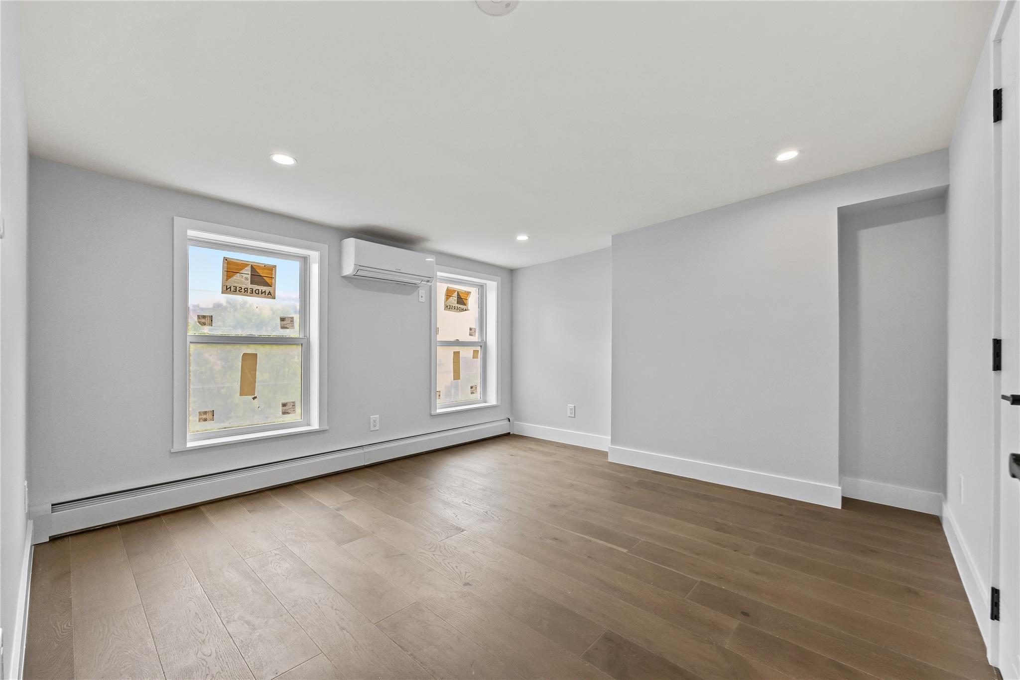 Single Family 45th  Queens, NY 11101, MLS-872147-35