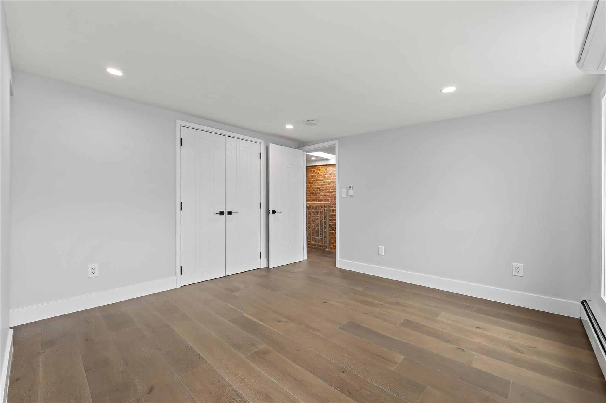 Single Family 45th  Queens, NY 11101, MLS-872147-36
