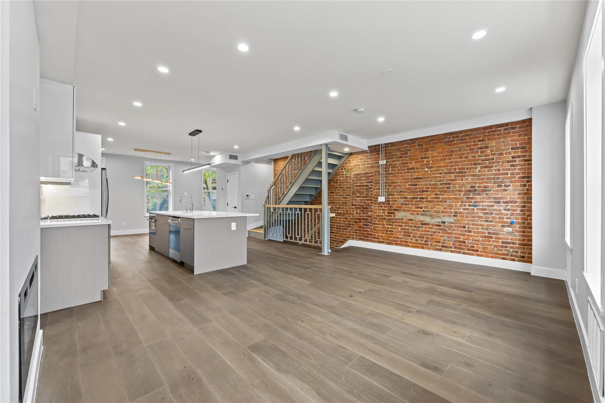 Single Family 45th  Queens, NY 11101, MLS-872147-9