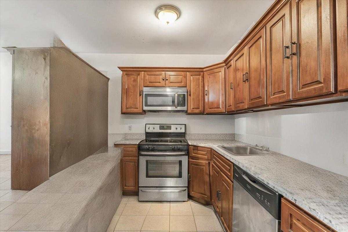 Single Family Thursby Queens, NY 11692, MLS-872161-13