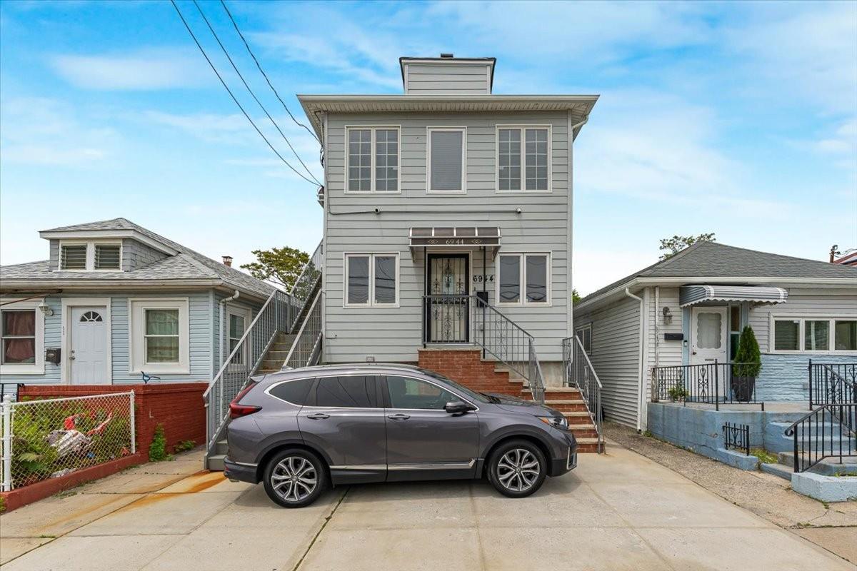 Single Family Thursby Queens, NY 11692, MLS-872161-2