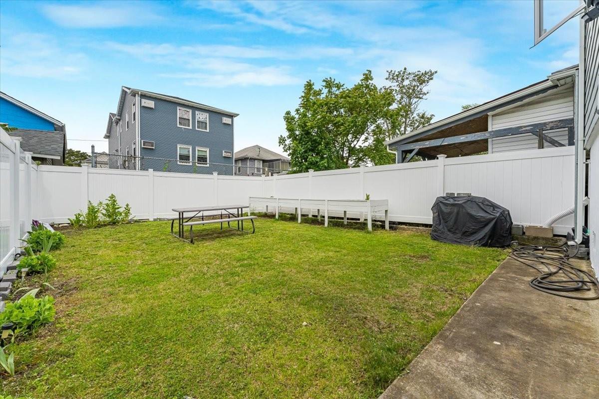 Single Family Thursby Queens, NY 11692, MLS-872161-21