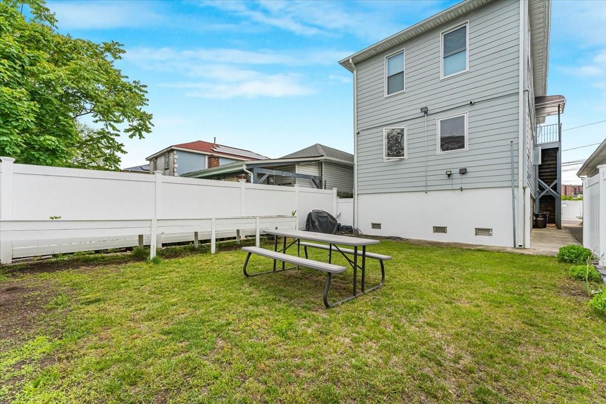 Single Family Thursby  Queens, NY 11692, MLS-872161-22