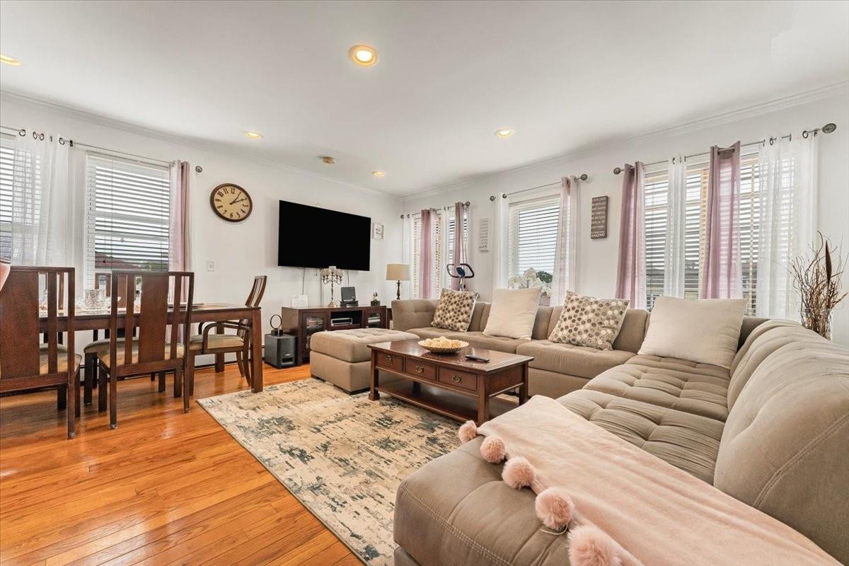 Single Family Thursby Queens, NY 11692, MLS-872161-4