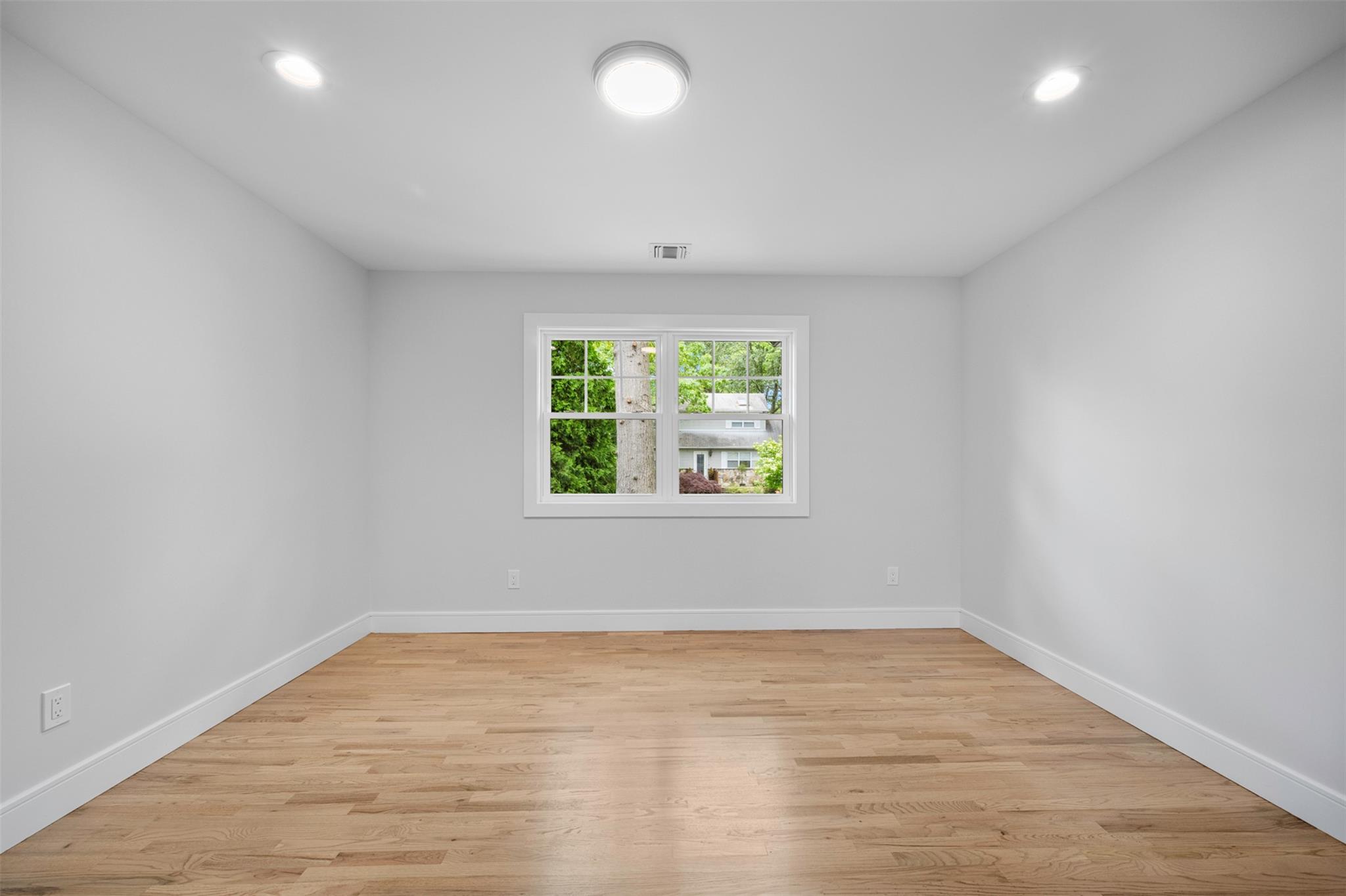 Single Family Massey  Suffolk County, NY 11743, MLS-872171-27