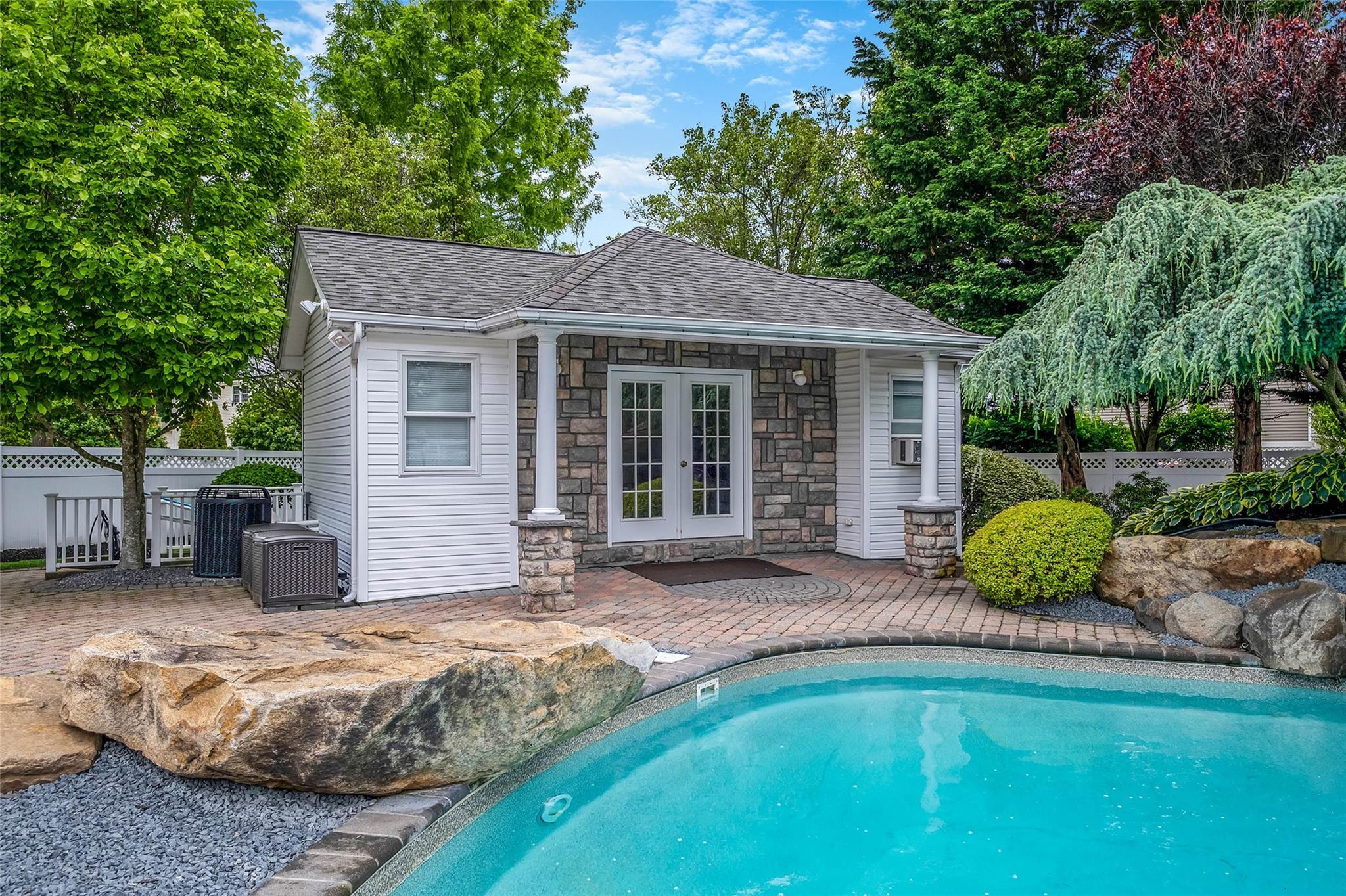 Single Family Casey  Suffolk County, NY 11766, MLS-872175-33