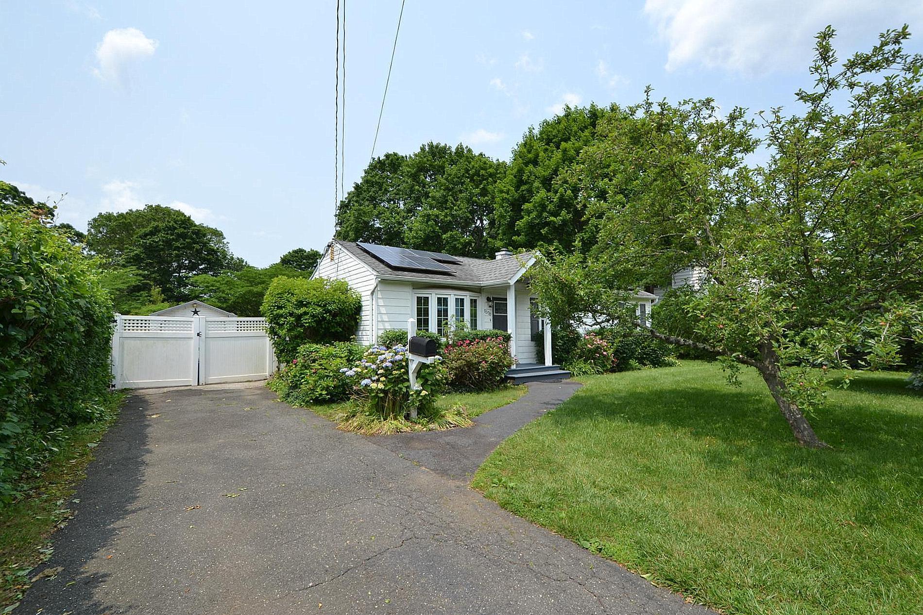 Single Family Thompson  Suffolk County, NY 11706, MLS-872191-12